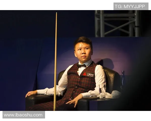 低薪高能的足球明星如何在赛场上逆袭成名与财富